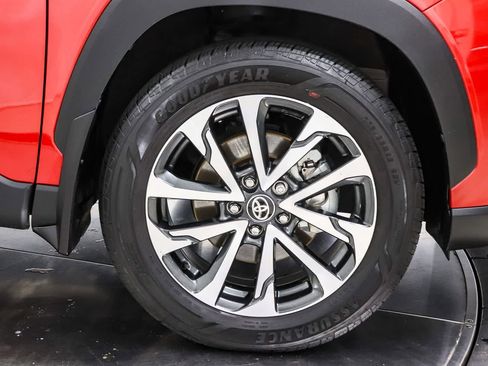 Used 2024 Toyota Corolla Cross XLE w/ Convenience Package FWD image 9
