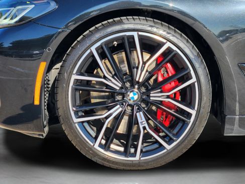 Used 2022 BMW M550i xDrive w/ Shadowloine Package AWD/4WD image 29