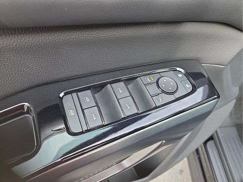 New 2026 Nissan Pathfinder SL image 14