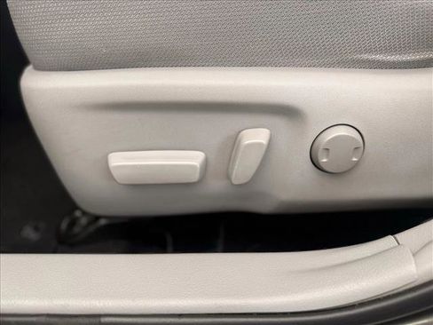 Used 2014 Toyota Camry LE image 16