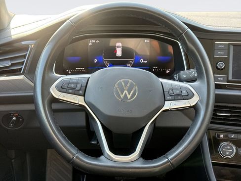 Used 2024 Volkswagen Jetta SE FWD image 11