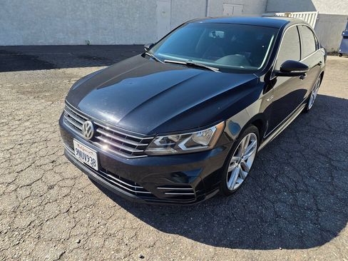 Used 2017 Volkswagen Passat 1.8T R-Line FWD image 9