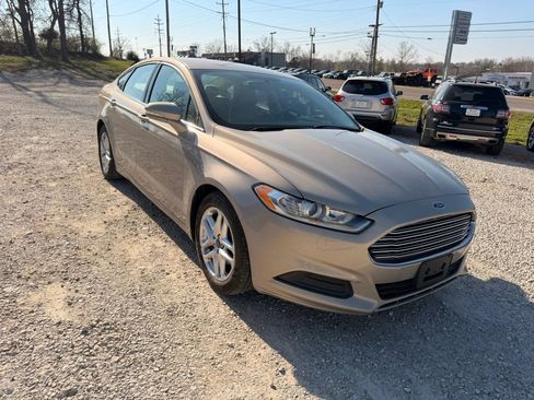 Used 2015 Ford Fusion SE FWD image 7