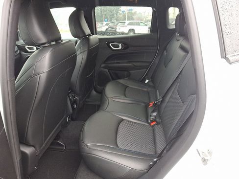 New 2026 Jeep Compass Latitude image 10