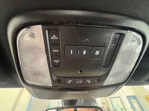Used 2023 Dodge Durango GT AWD/4WD image 34