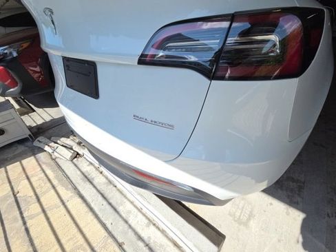 Used 2023 Tesla Model Y Long Range AWD/4WD image 8