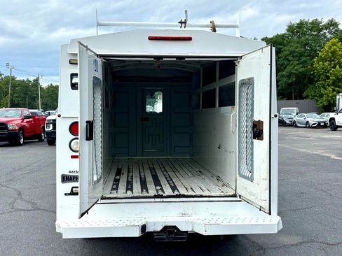 Used 2017 Ford Transit 350 138 w/ Interior Upgrade Package image 11