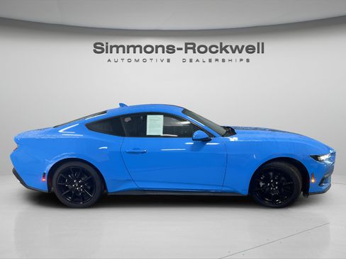 Used 2024 Ford Mustang Coupe RWD image 7