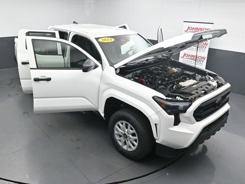 Used 2024 Toyota Tacoma SR AWD/4WD image 39