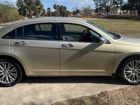 Used 2011 Chrysler 200 Limited FWD image 7