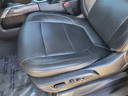 Used 2020 Chevrolet Silverado 2500 LTZ w/ LTZ Premium Package image 25