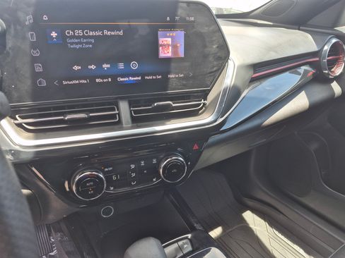 Used 2025 Chevrolet Trax RS w/ Driver Confidence Package FWD image 11