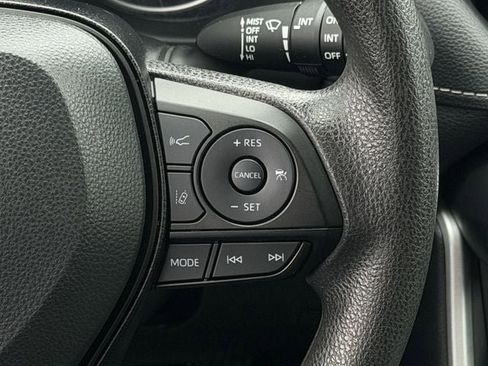 Used 2025 Toyota RAV4 XLE FWD image 15