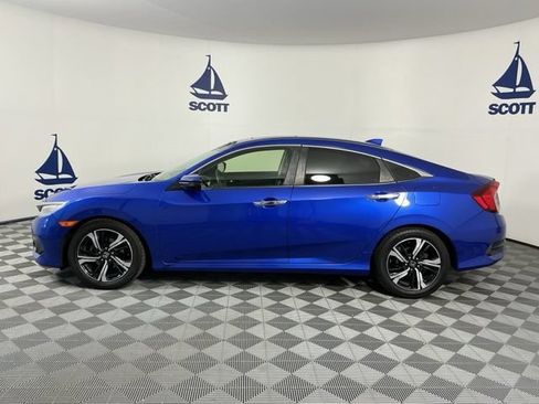 Used 2018 Honda Civic Touring image 4