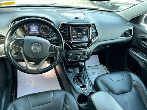 Used 2020 Jeep Cherokee Limited image 24