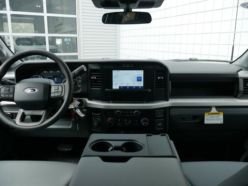 New 2025 Ford F550 4x4 SuperCab Super Duty image 10