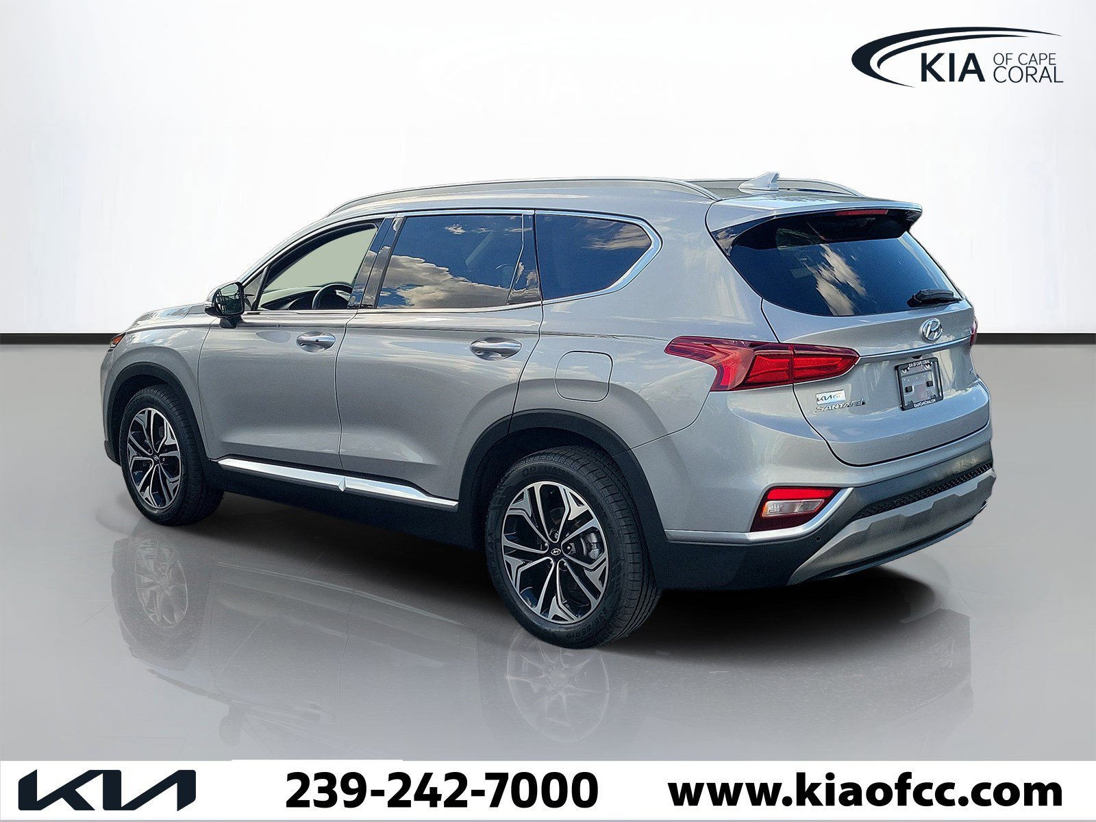 Used 2020 Hyundai Santa Fe SEL w/ Cargo Package FWD image 4