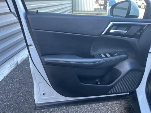 Used 2023 Mitsubishi Outlander Ralliart image 11