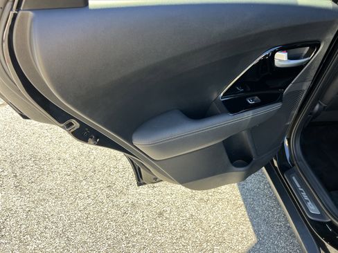 Used 2019 Kia Niro EX Premium w/ Sunroof Package image 21