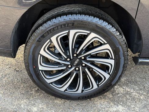 New 2025 Lincoln Navigator L Black Label AWD/4WD image 5