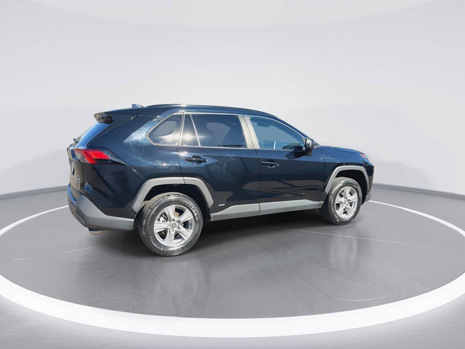 Certified 2025 Toyota RAV4 LE AWD/4WD image 8