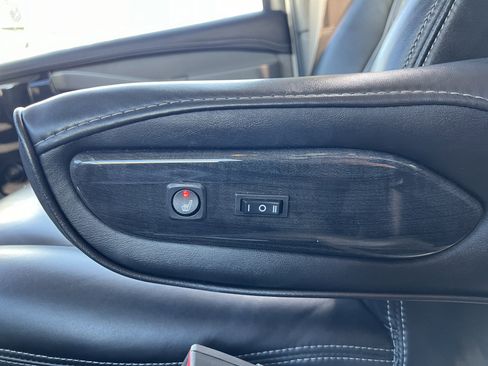 Used 2019 Chevrolet Express 2500 w/ Enhanced Convenience Package image 26