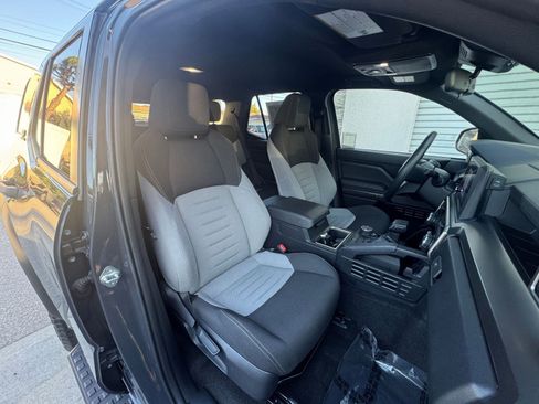 Used 2025 Toyota 4Runner TRD Off-Road image 36