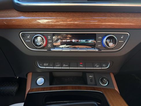 Used 2023 Audi Q5 e Premium Plus w/ Premium Plus Package image 27