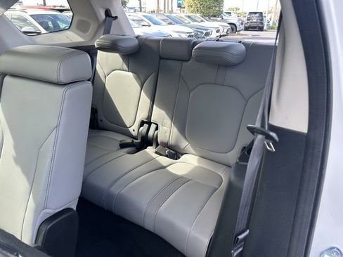 Used 2023 Honda Pilot Touring image 16