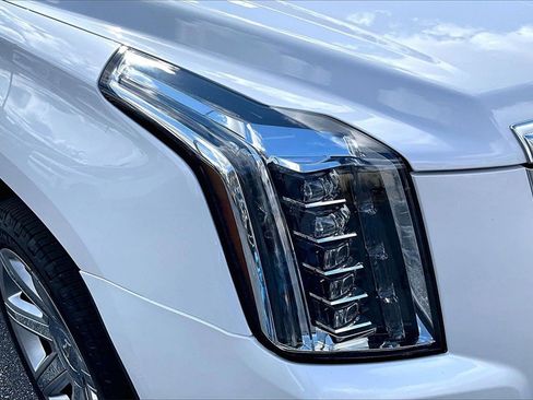 Used 2018 Cadillac Escalade Luxury image 33