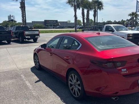 Used 2019 MAZDA MAZDA3 Sedan w/ Preferred Package image 5