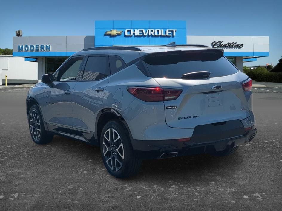 Used 2023 Chevrolet Blazer RS AWD/4WD image 2