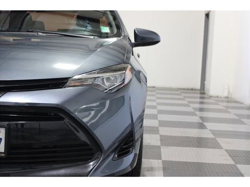 Used 2018 Toyota Corolla LE image 15