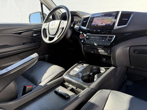 Used 2017 Honda Pilot Touring image 10