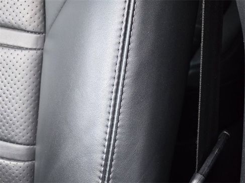 Used 2019 Porsche Cayenne image 15