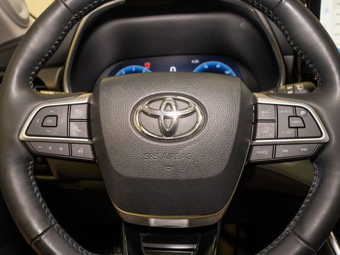 Used 2023 Toyota Highlander Limited image 21