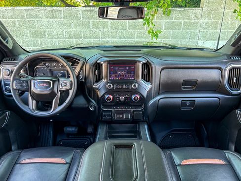 Used 2022 GMC Sierra 2500 AT4 w/ Snow Plow Prep/Camper Package AWD/4WD image 2