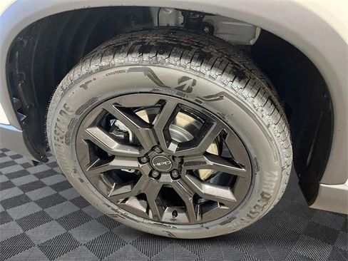 New 2025 Honda Pilot Touring image 11