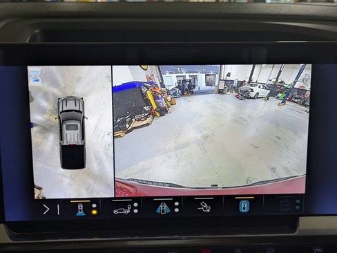 Used 2023 Chevrolet Silverado 1500 LTZ w/ LTZ Convenience Package II AWD/4WD image 21