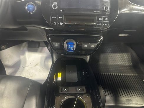 Used 2021 Toyota Prius XLE image 11