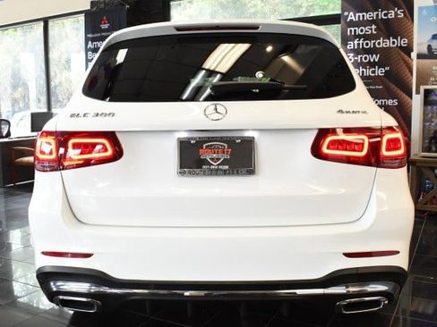 Used 2021 Mercedes-Benz GLC 300 4MATIC w/ AMG Line image 12