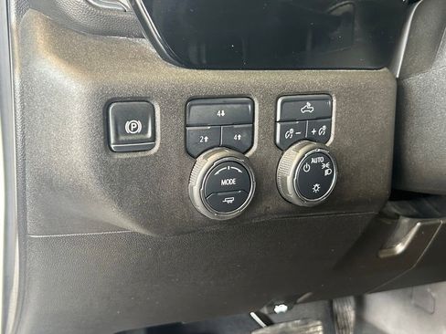 Used 2024 Chevrolet Silverado 2500 LT image 36