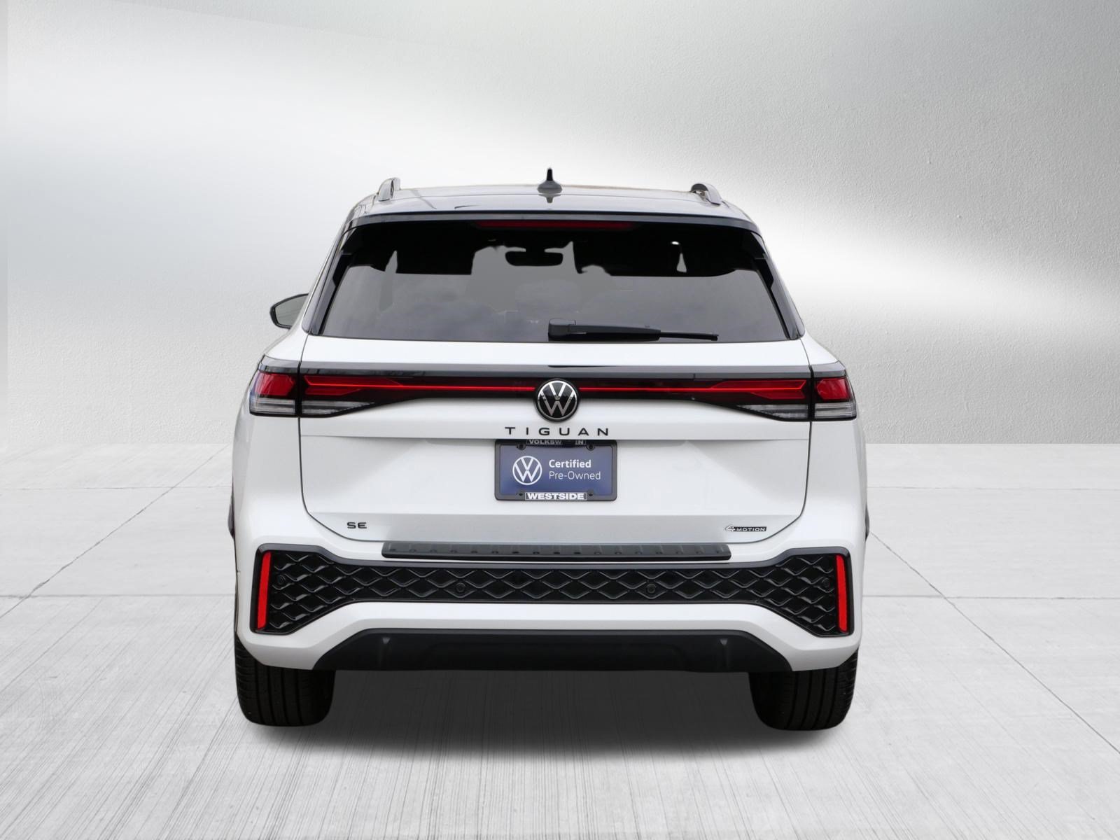 Certified 2025 Volkswagen Tiguan SE R-Line AWD/4WD image 6