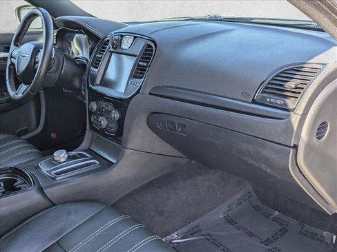 Used 2015 Chrysler 300 S image 21