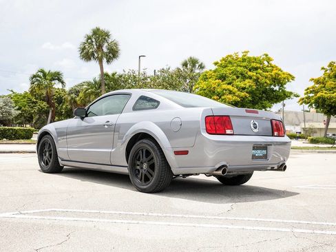 Used 2006 Ford Mustang GT RWD image 7
