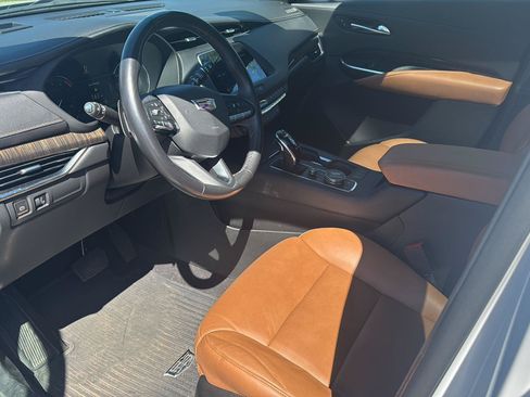 Used 2023 Cadillac XT4 Premium Luxury AWD/4WD image 11