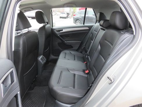 Used 2017 Volkswagen Golf Wolfsburg Edition image 17