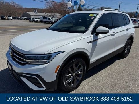 Used 2022 Volkswagen Tiguan SE w/ Panoramic Sunroof Package AWD/4WD image 1