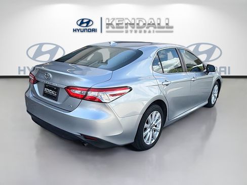 Used 2020 Toyota Camry LE FWD image 6