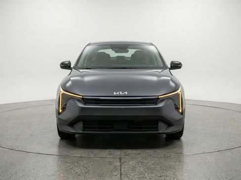 Used 2025 Kia K4 LXS image 2